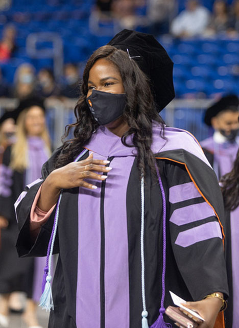 Cynthia Uzoukwu, DDS,<br>Class of 2021